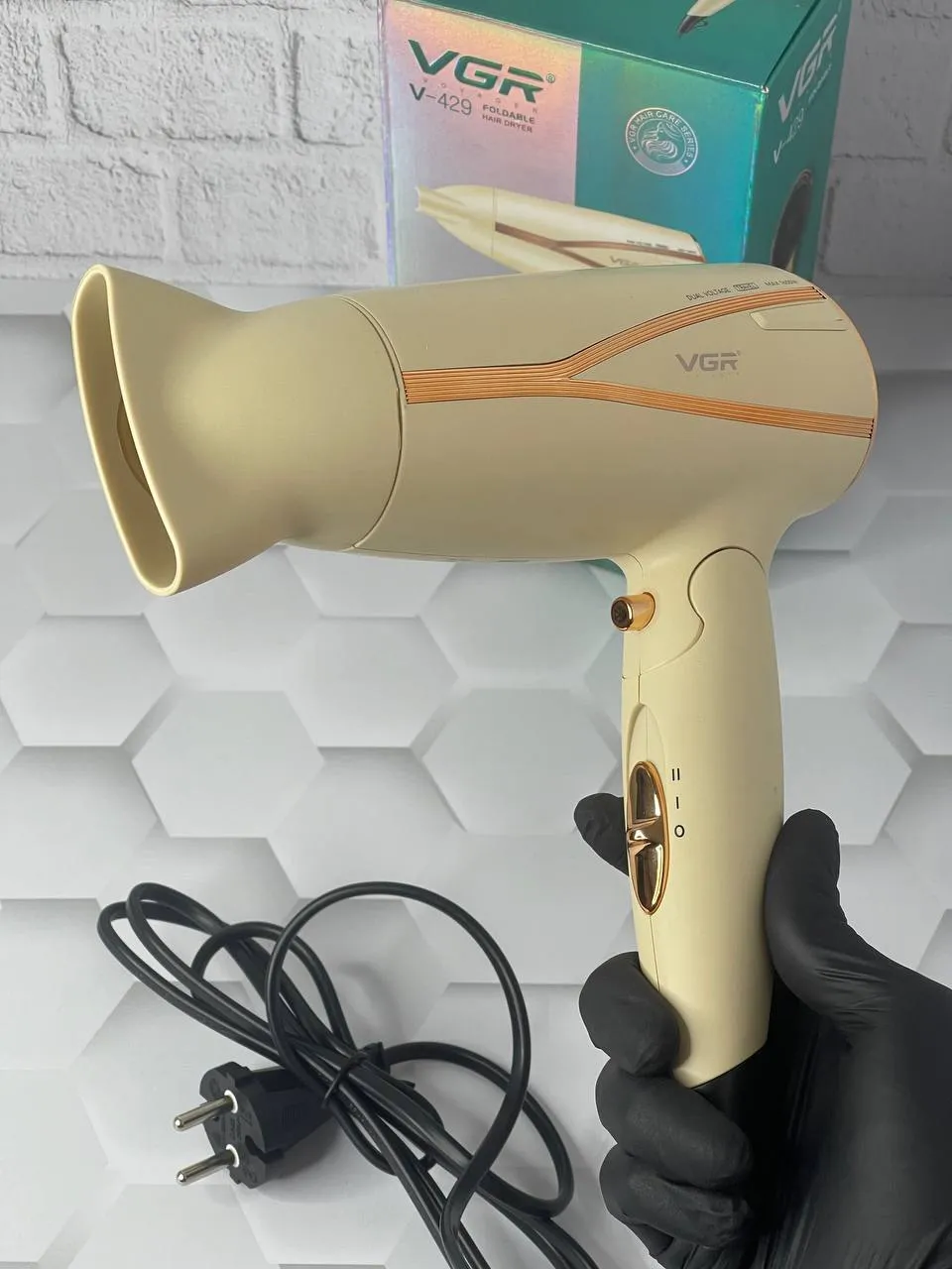 سشوار مسافرتی وی جی آر VGR مدل V-429
